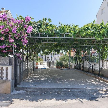 Apartment Bougainvillea Trogir Exterior photo