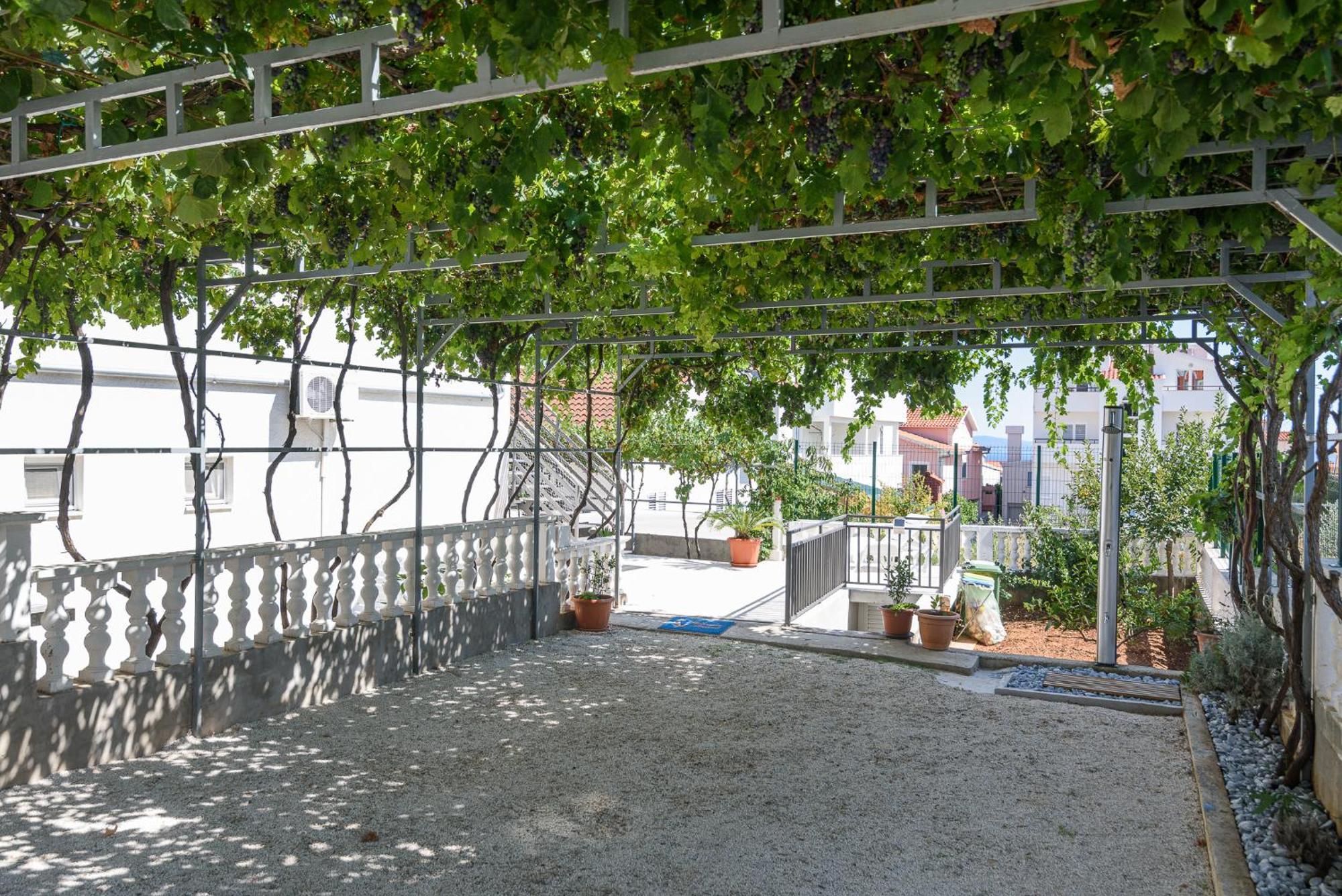 Apartment Bougainvillea Trogir Exterior photo