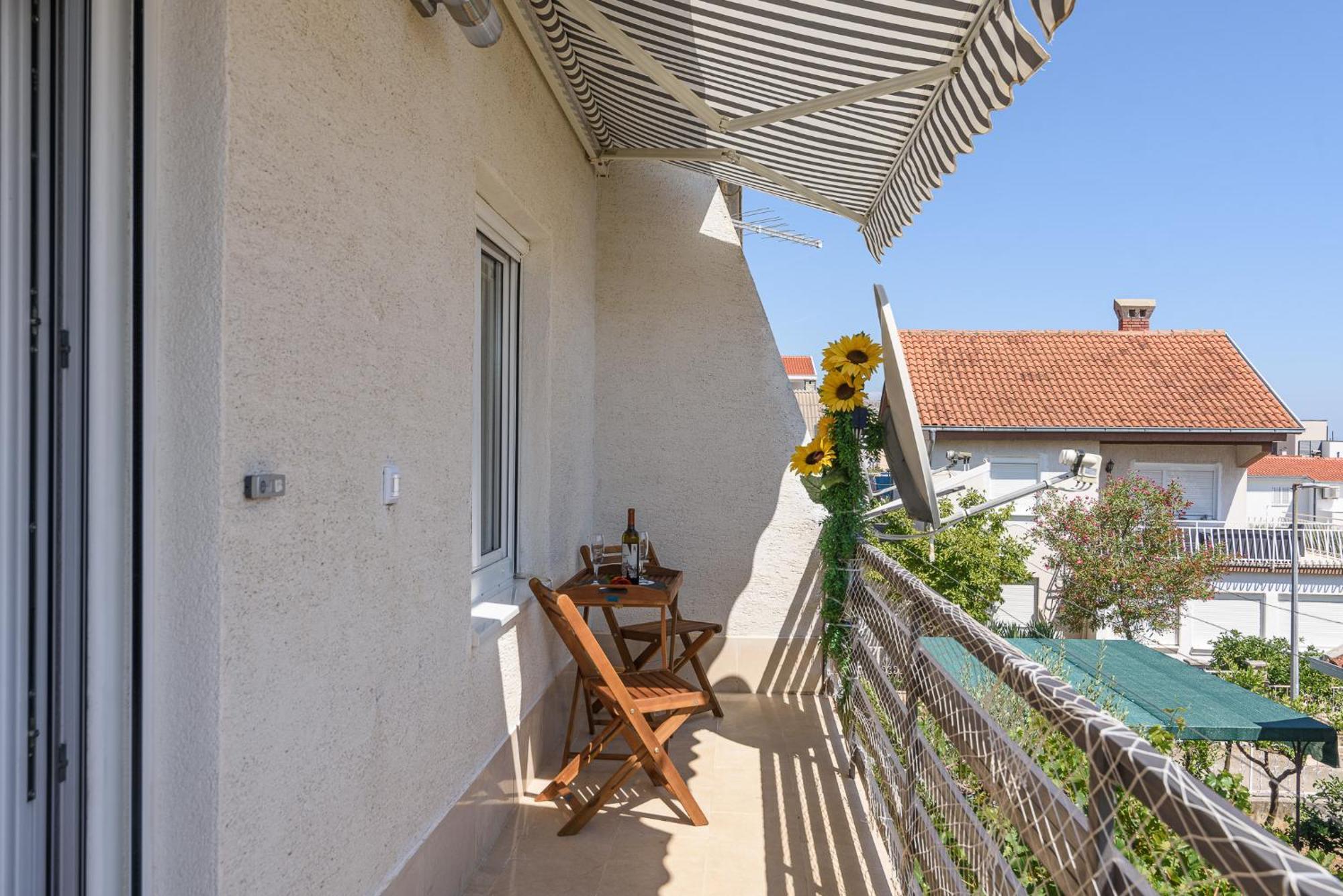 Apartment Bougainvillea Trogir Exterior photo