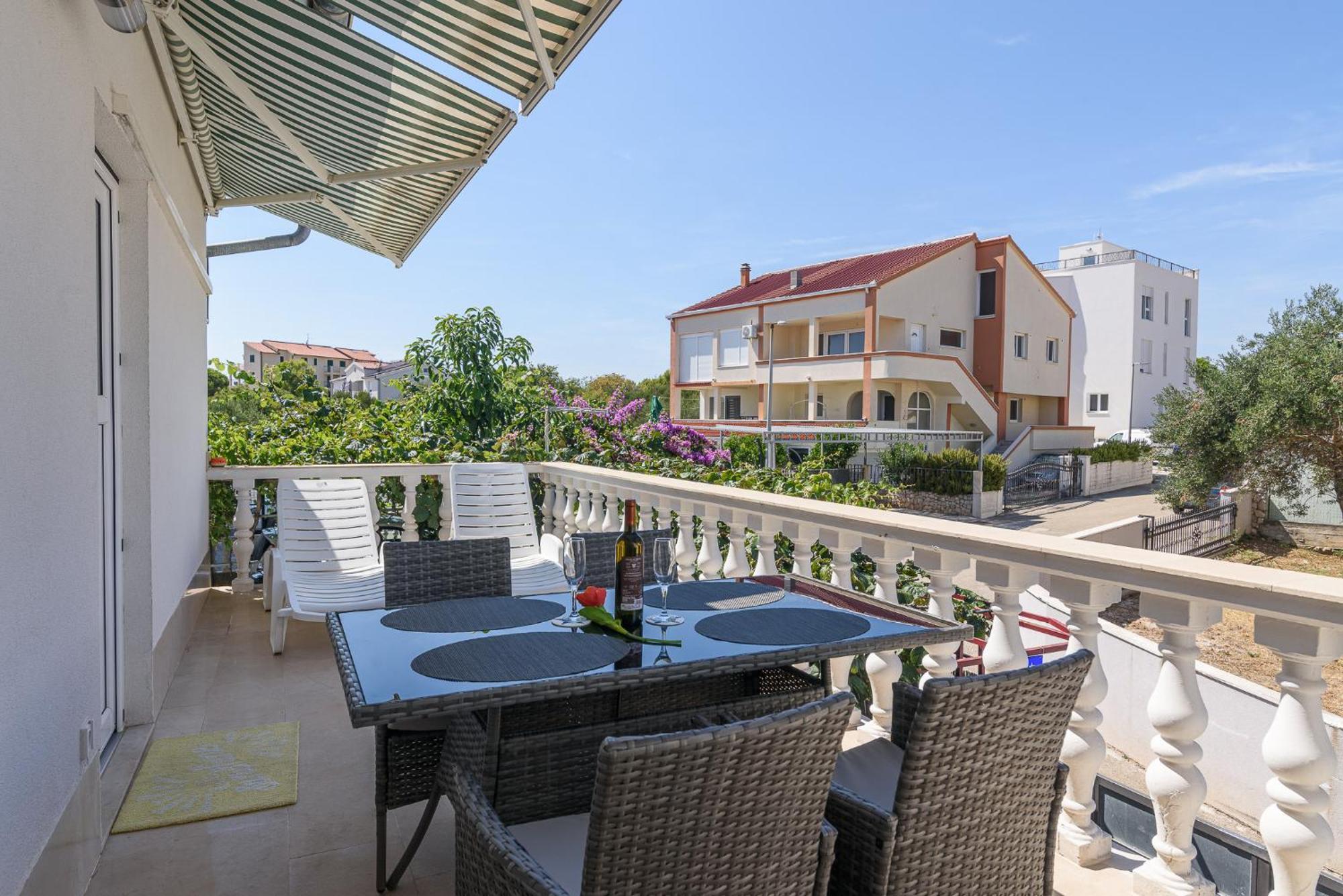 Apartment Bougainvillea Trogir Exterior photo