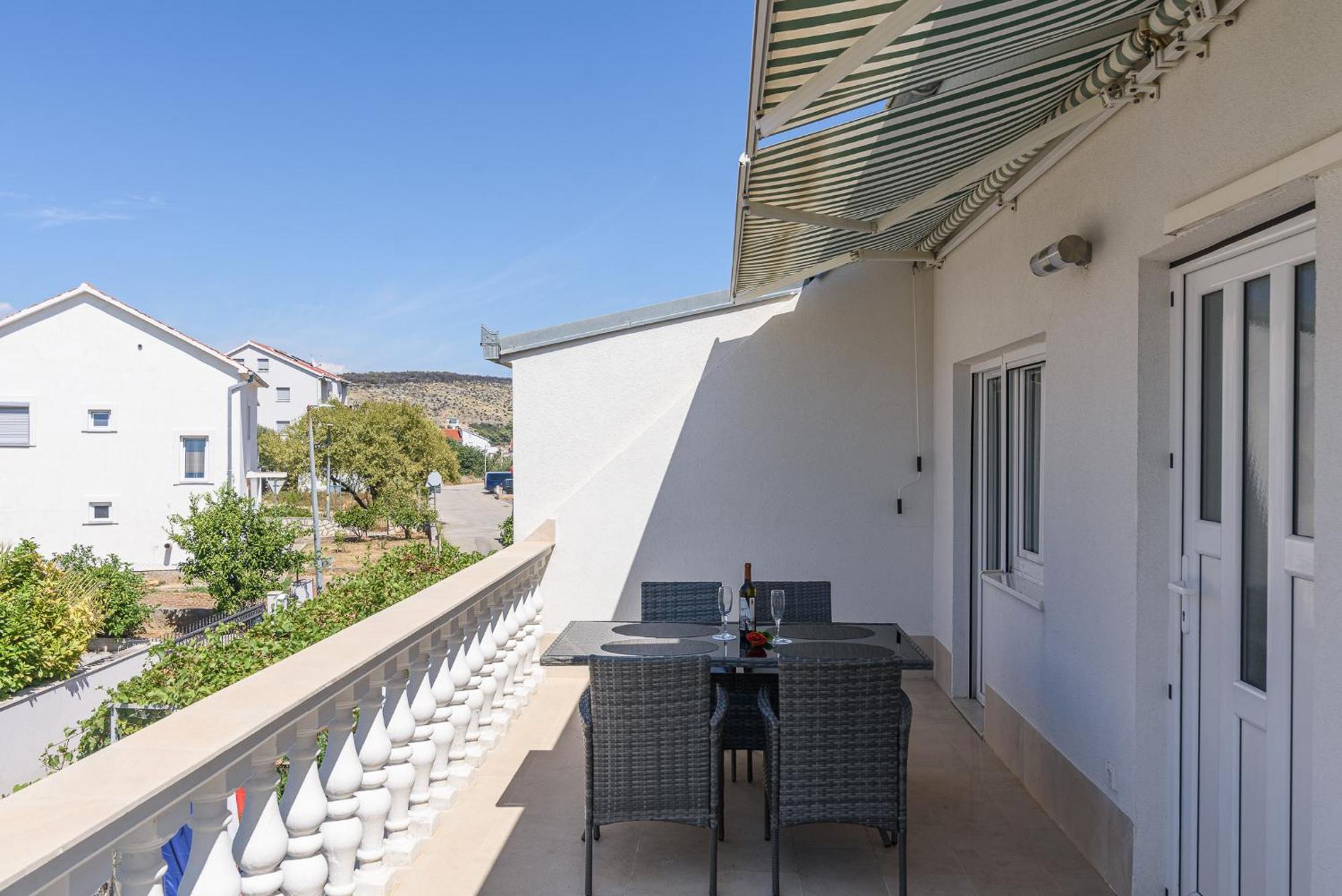 Apartment Bougainvillea Trogir Exterior photo